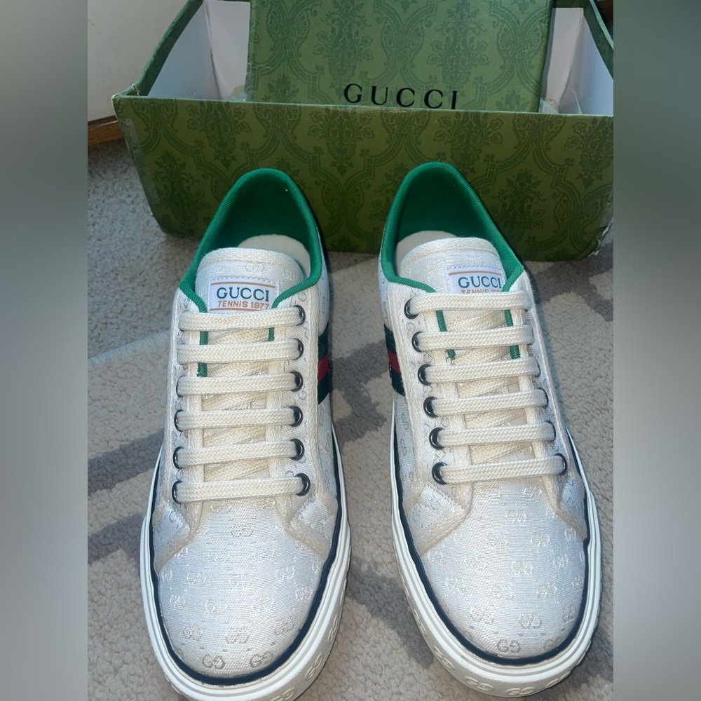 Brand new Gucci shoes/ women
